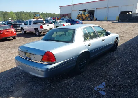 1998 Ford Crown Victoria z USA, uszkodzony, nr VIN 2FAFP73W8WX162778